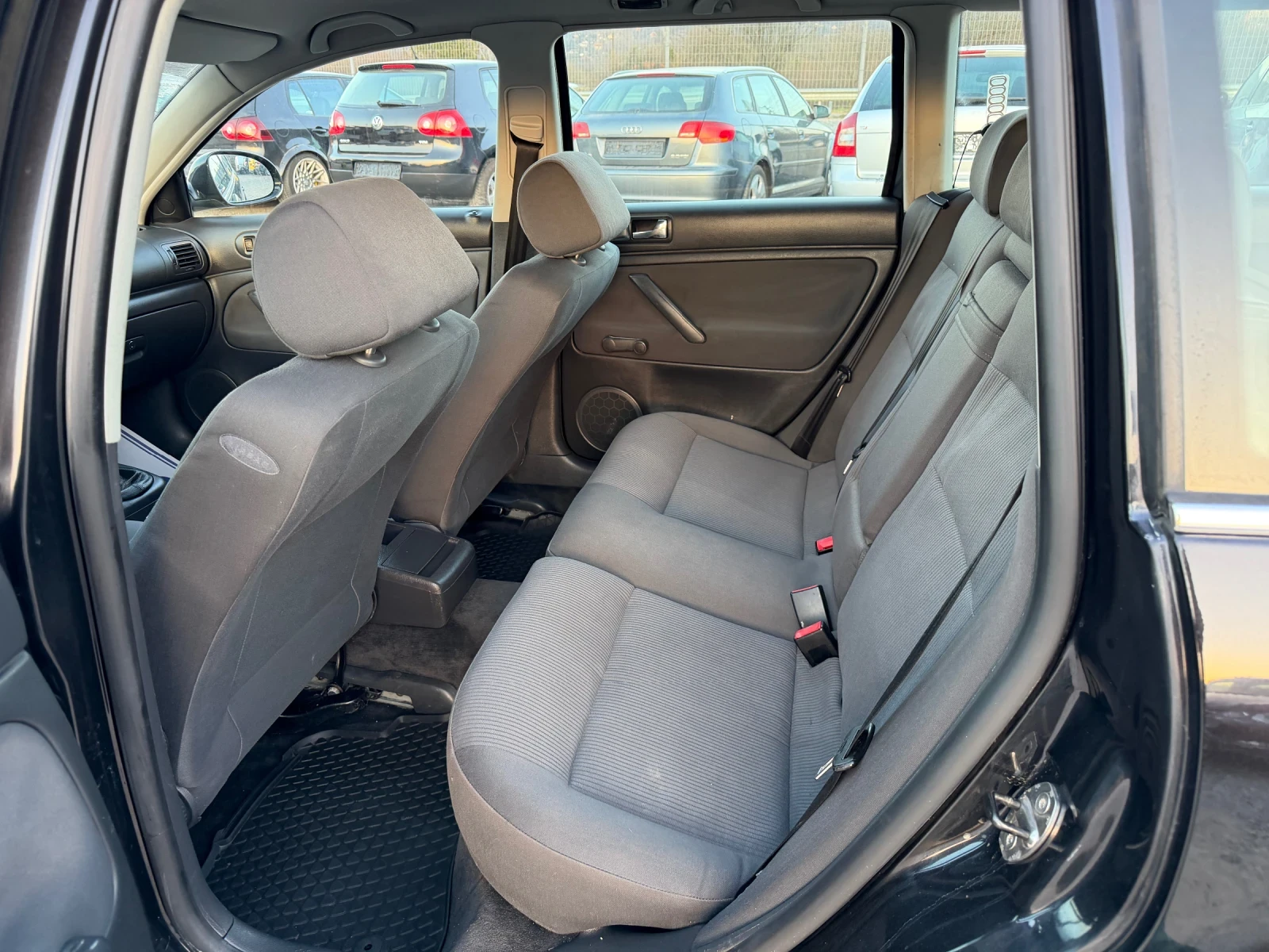 VW Passat 1.9TDI-101PS, снимка 11 - Автомобили и джипове - 53821540