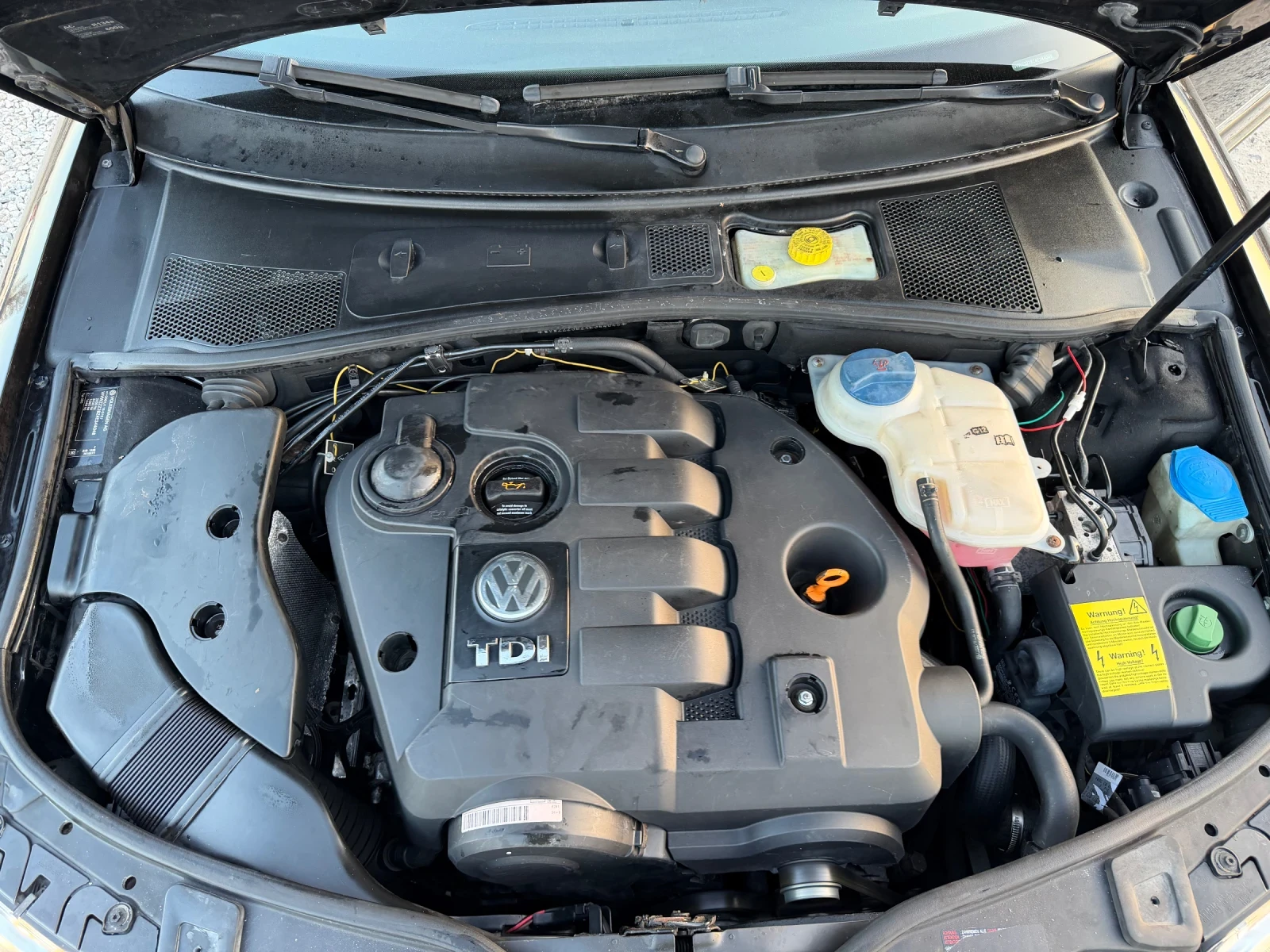 VW Passat 1.9TDI-101PS, снимка 14 - Автомобили и джипове - 53821540