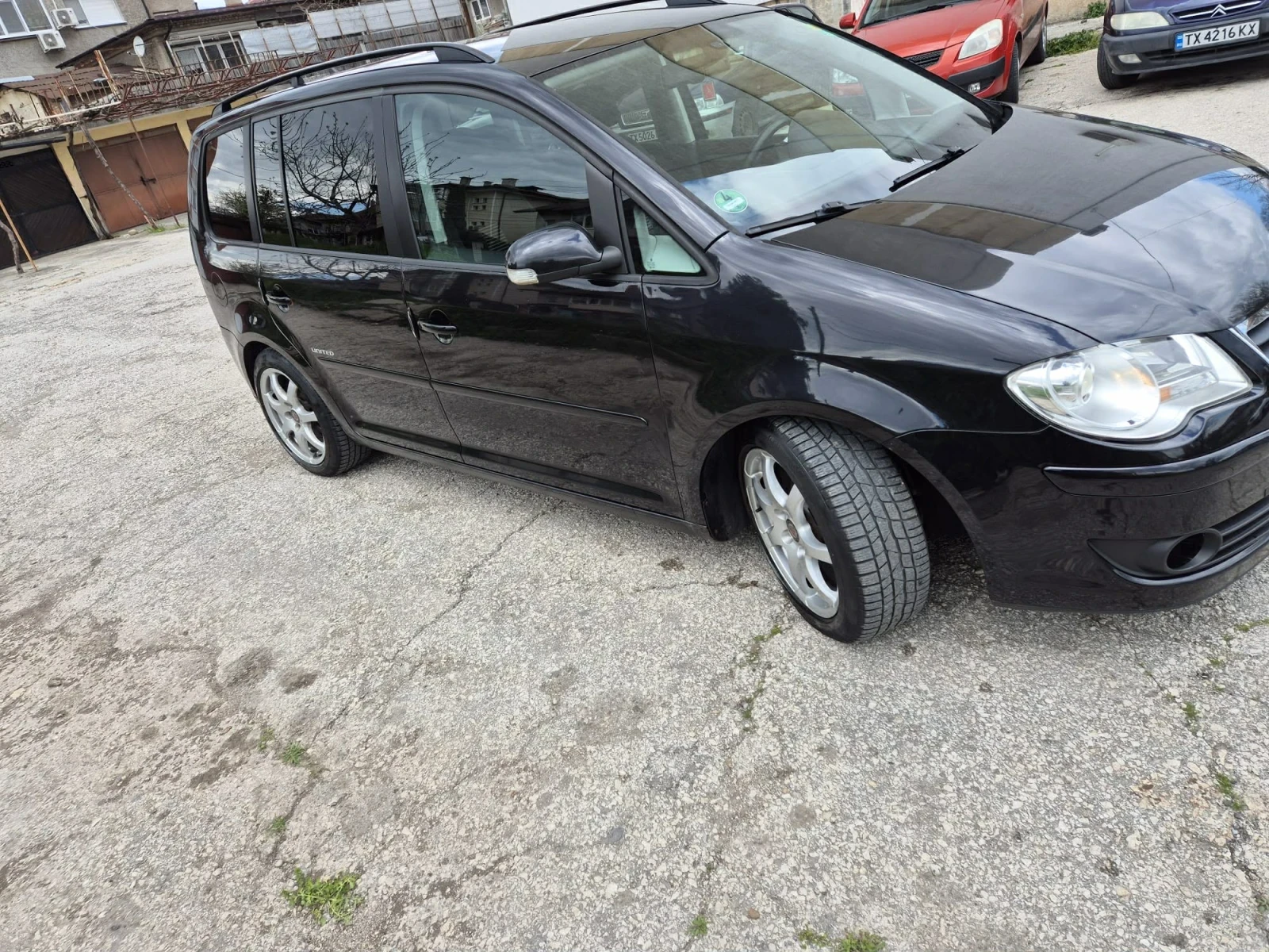 VW Touran 1.9 TDI 105kc 7Места, снимка 6 - Автомобили и джипове - 54302875