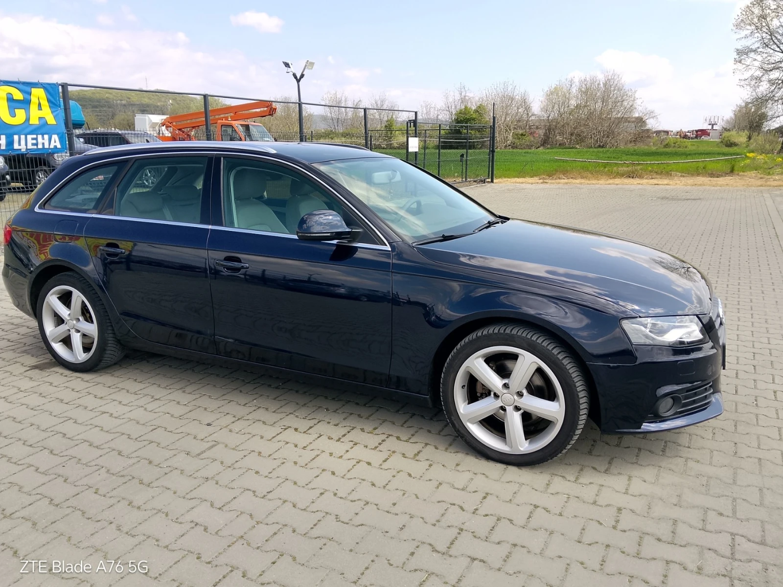 Audi A4 Avant 2.0 TDI avtomat, снимка 3 - Автомобили и джипове - 54311922