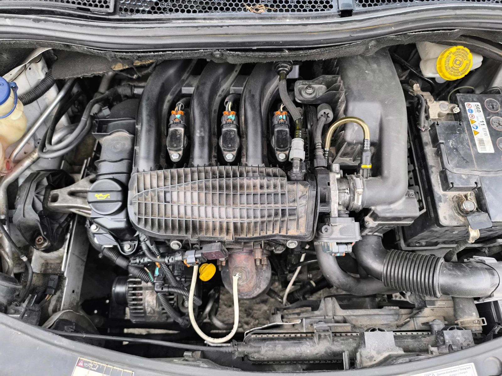 Peugeot 208, снимка 16 - Автомобили и джипове - 54379066