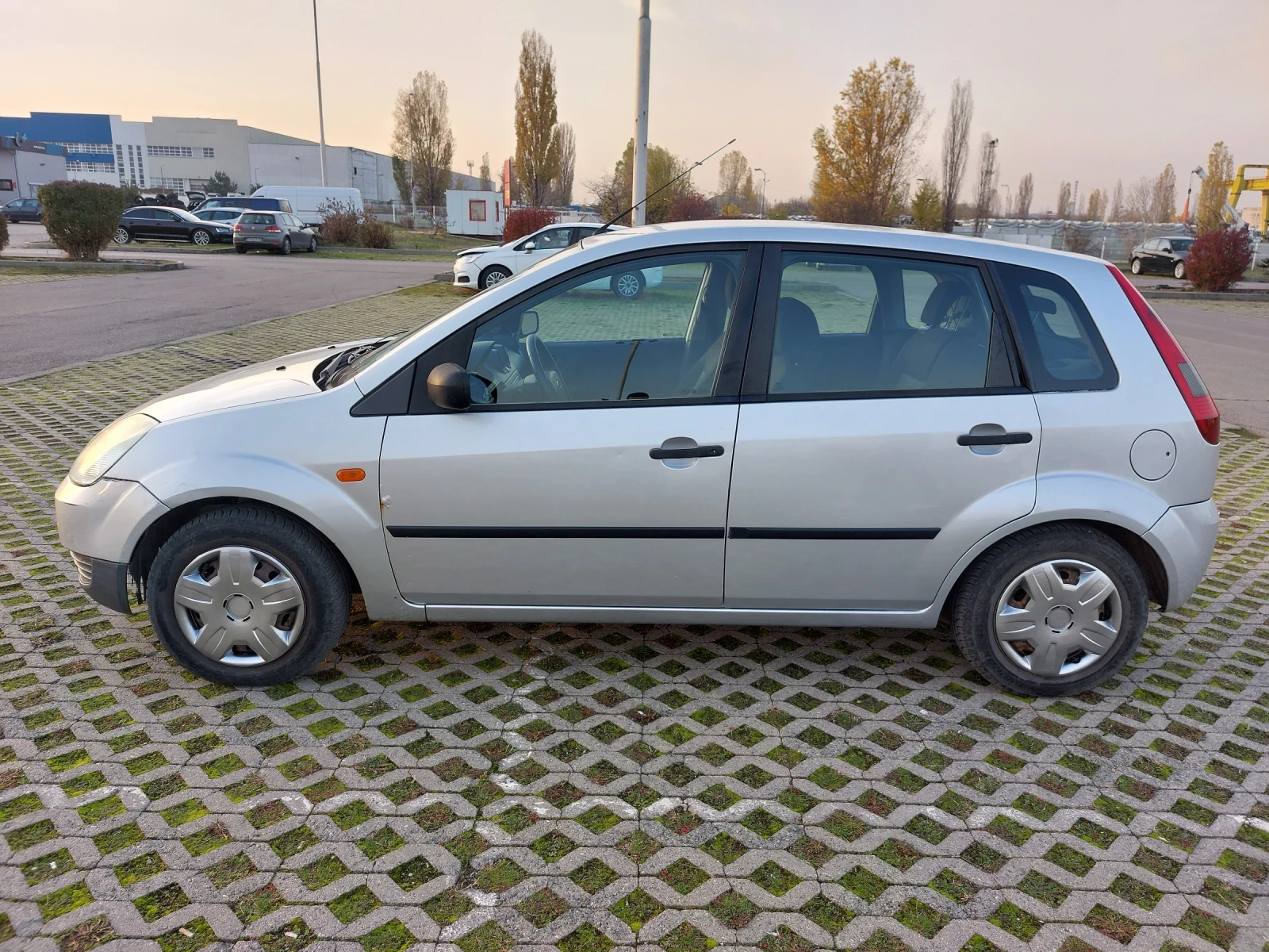 Ford Fiesta 1.4 TDCI, снимка 8 - Автомобили и джипове - 54405594