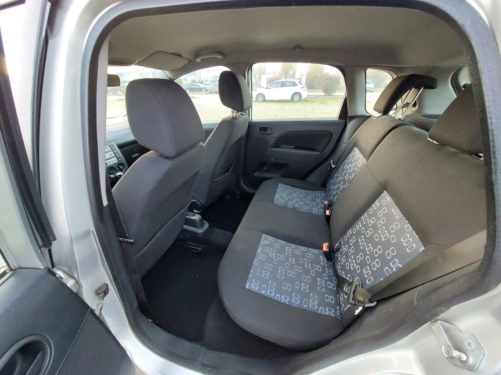 Ford Fiesta 1.4 TDCI, снимка 10 - Автомобили и джипове - 54405594