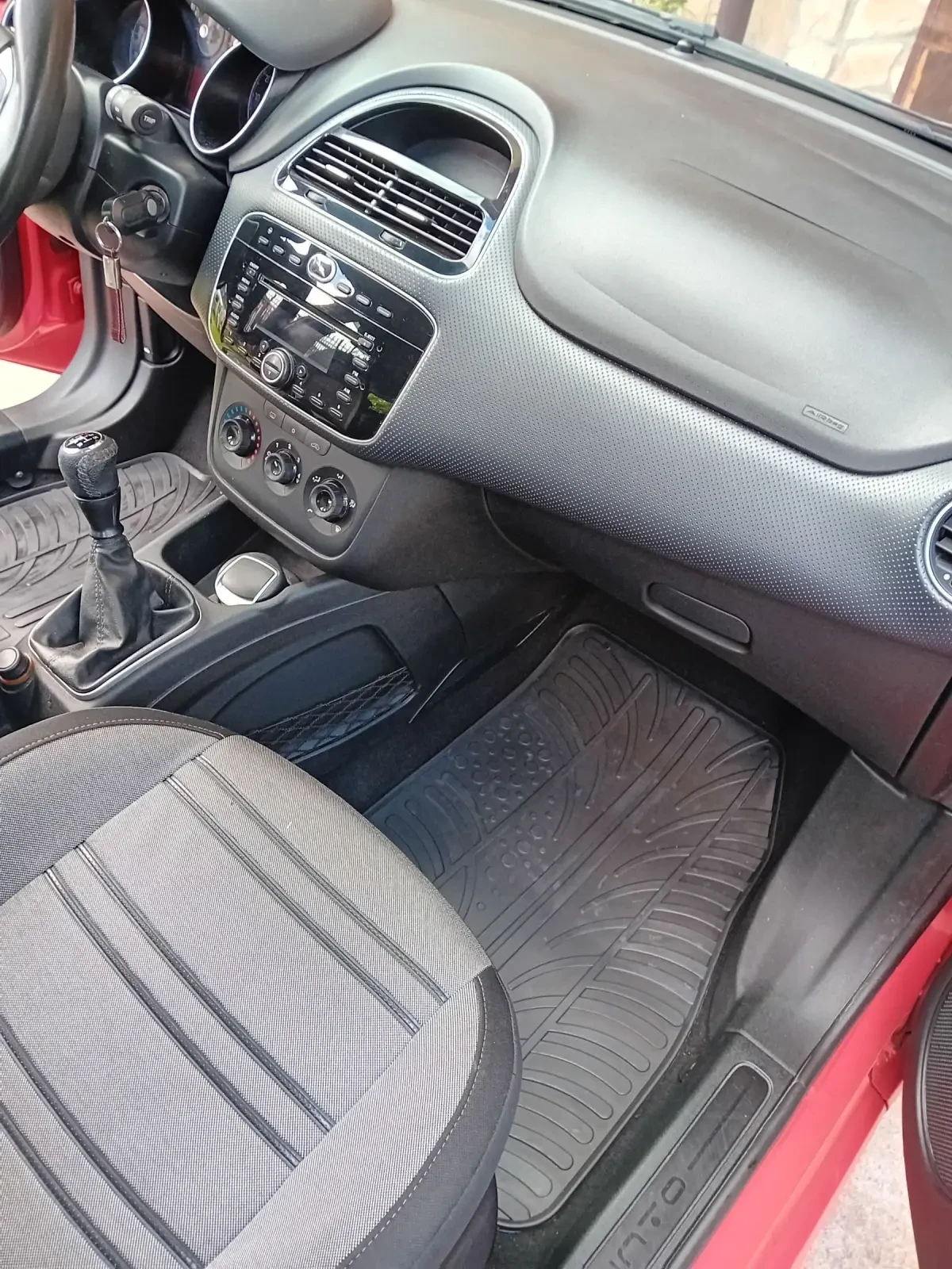 Fiat Punto 1.3 M-jet EVO, снимка 9 - Автомобили и джипове - 54751556