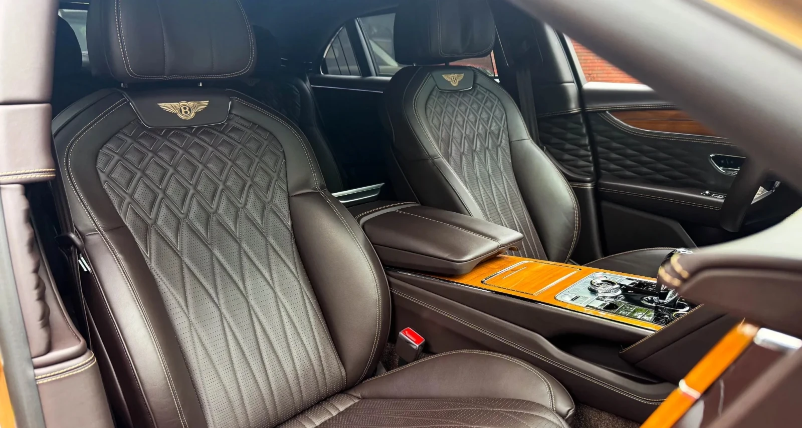 Bentley Flying Spur 2.9 V6 Hybrid AWD, снимка 7 - Автомобили и джипове - 54883815