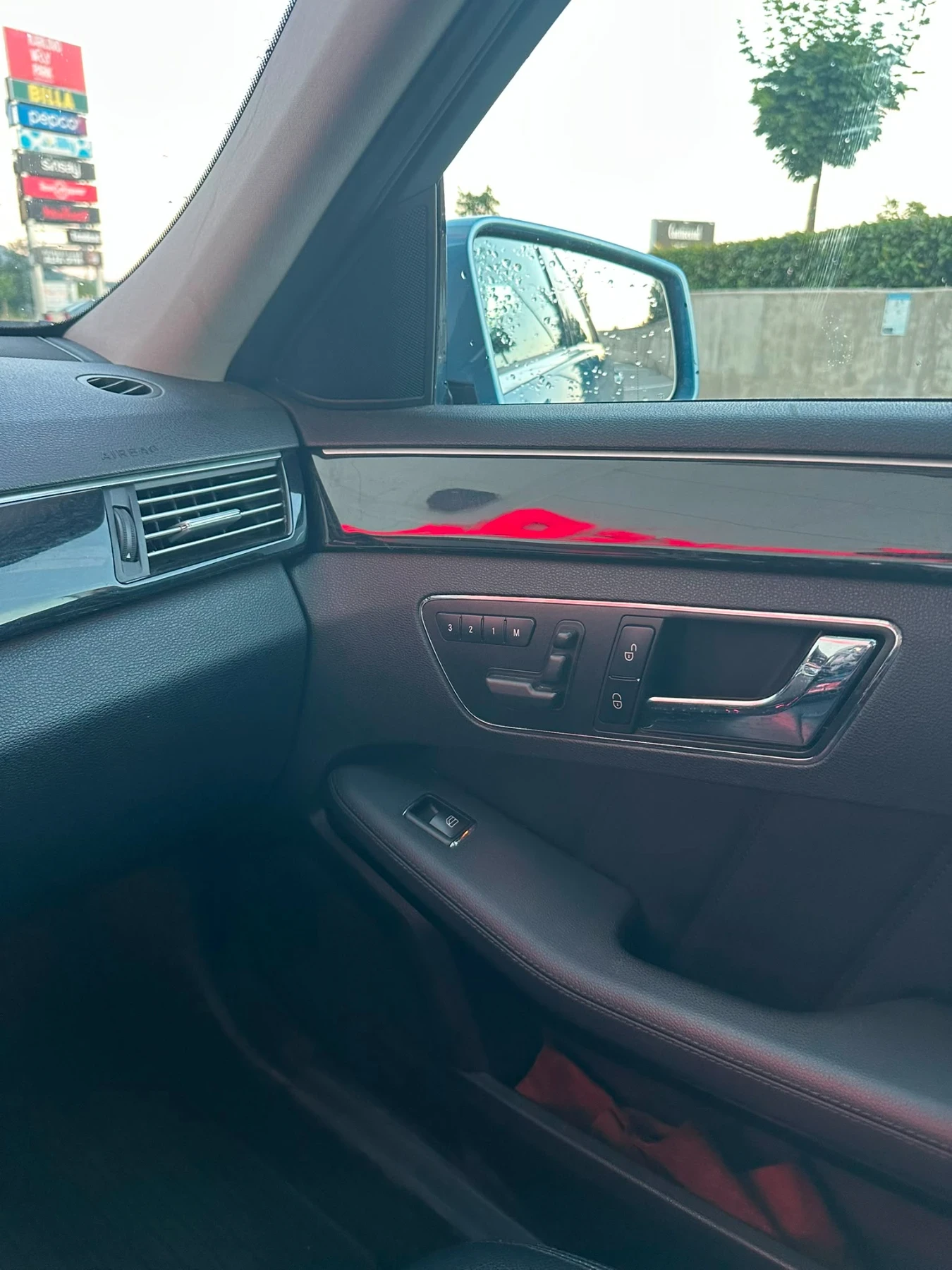 Mercedes-Benz E 350 ДИСТРОНИК/ПОДГРЕВ/СЛЕДЕНЕ НА ЛЕНТИ/ШИБИДАХ/ТОП!!!, снимка 13 - Автомобили и джипове - 55267859