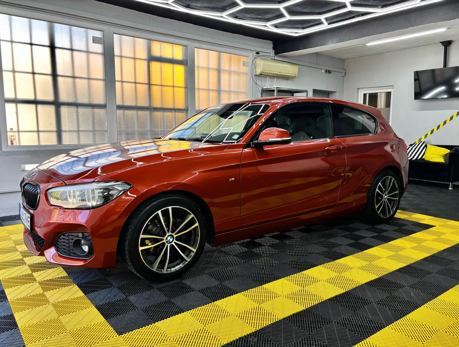 BMW 118 F21  2.0D Sport, снимка 3 - Автомобили и джипове - 55566072
