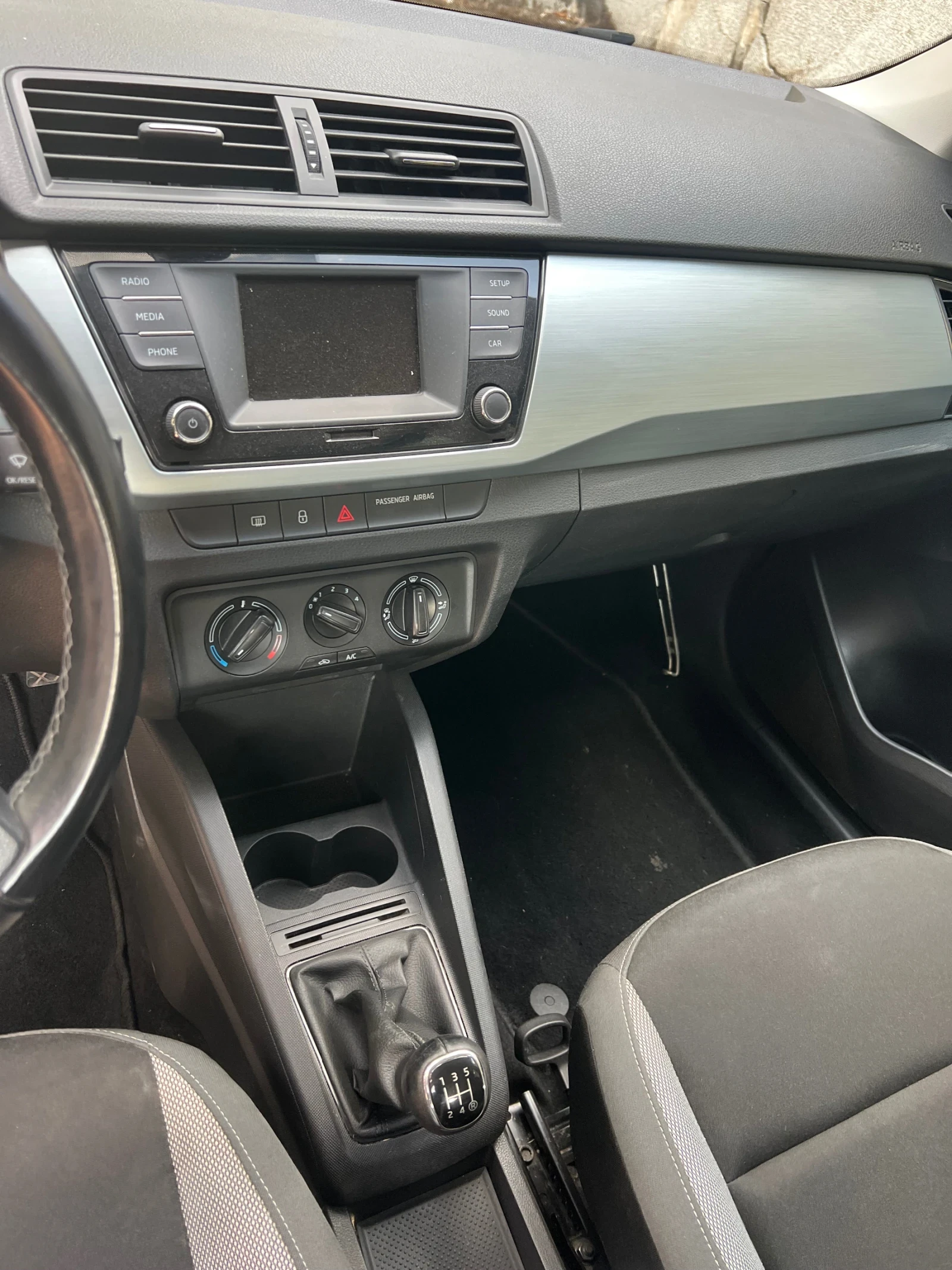 Skoda Fabia, снимка 5 - Автомобили и джипове - 55884780
