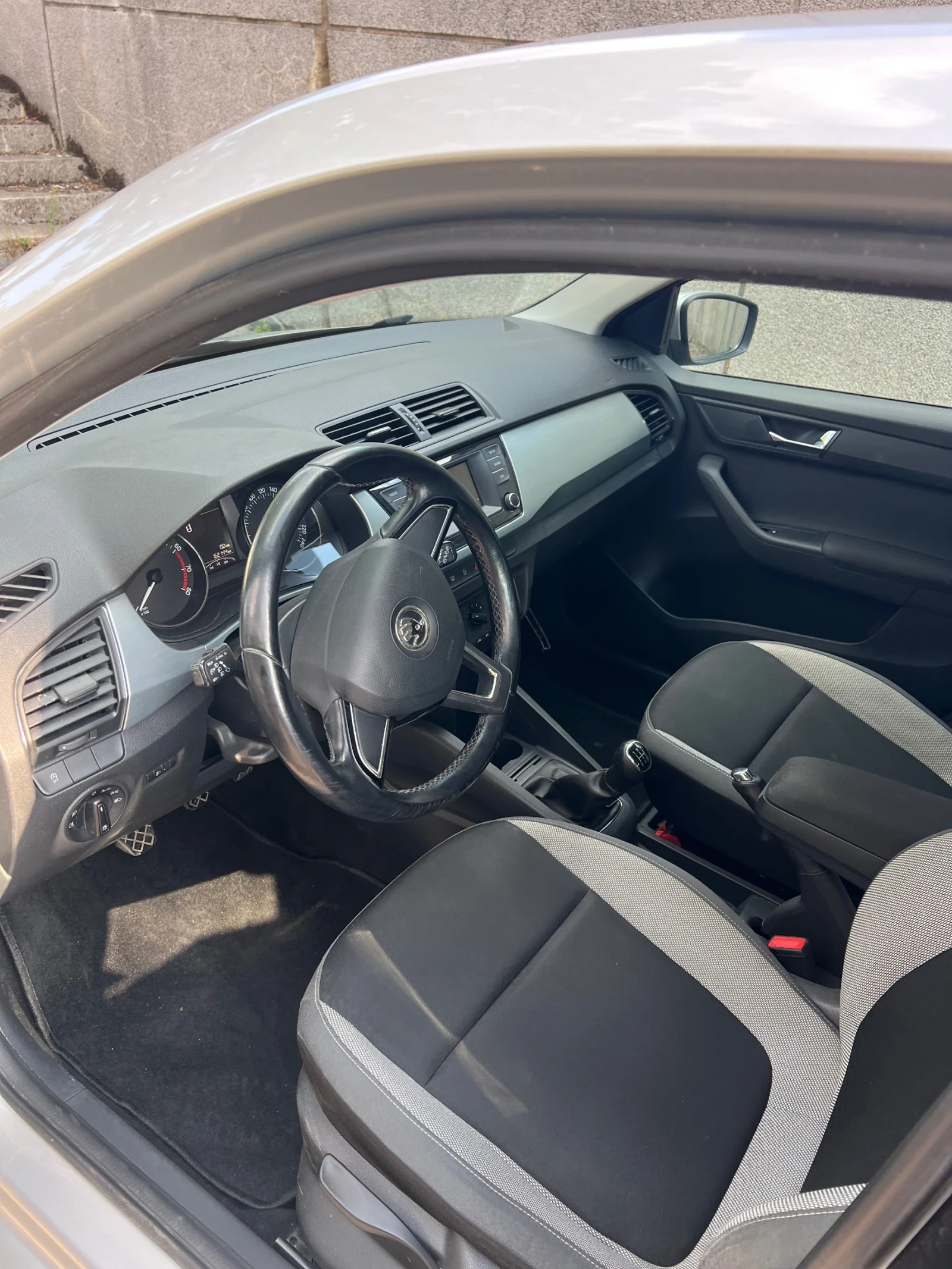 Skoda Fabia, снимка 4 - Автомобили и джипове - 55884780