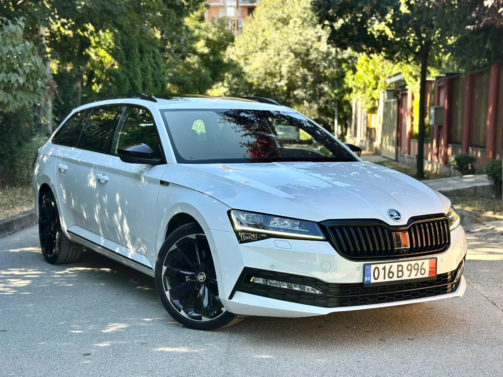 Skoda Superb 2.0TDI* 200кс* 4X4* SPORTLINE* Panorama* FACELIFT*