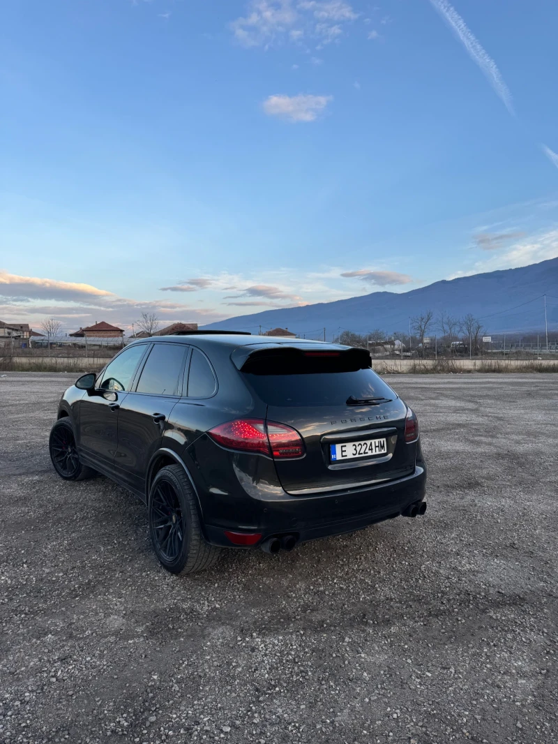 Porsche Cayenne 3.0, снимка 4 - Автомобили и джипове - 47683770