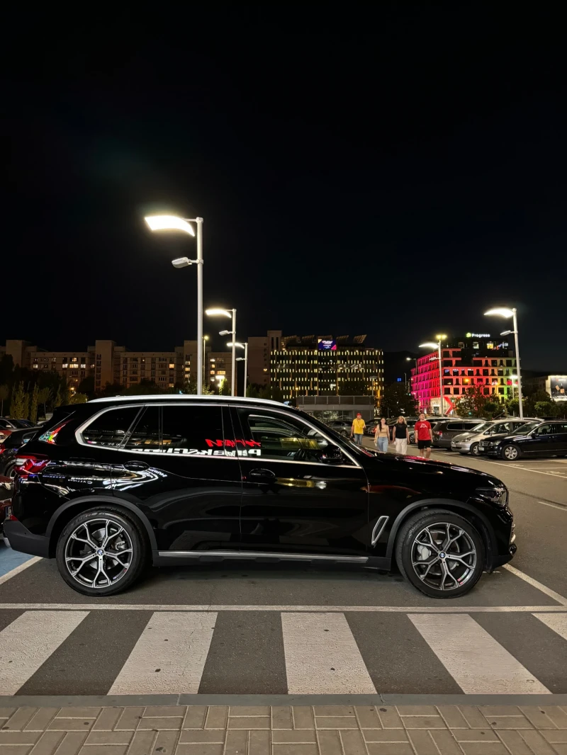 BMW X5 40i 335hp Обслужена ЛИЗИНГ Каско, снимка 2 - Автомобили и джипове - 49339169