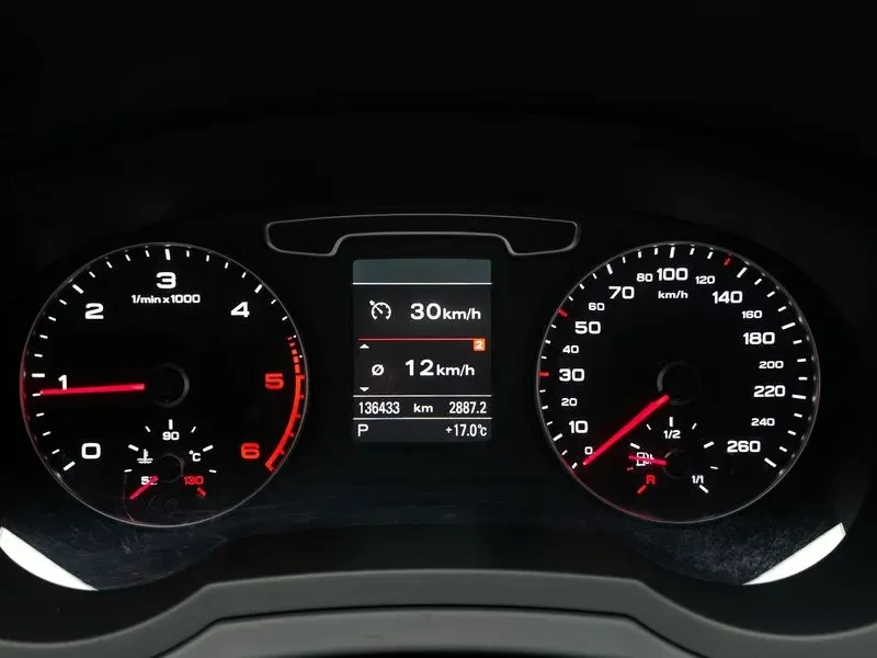 Audi Q3 2.0 TDI Quattro, снимка 8 - Автомобили и джипове - 55128633
