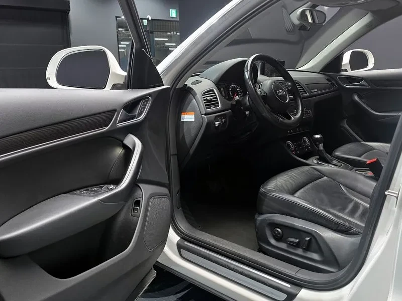 Audi Q3 2.0 TDI Quattro, снимка 11 - Автомобили и джипове - 55128633