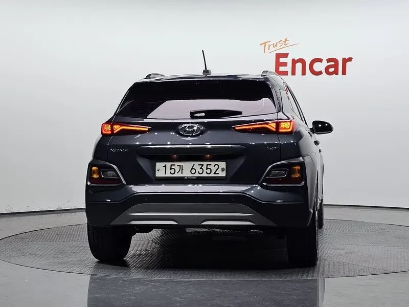 Hyundai Kona 1.6 TURBO 2WD PREMIUM, снимка 4 - Автомобили и джипове - 55299316