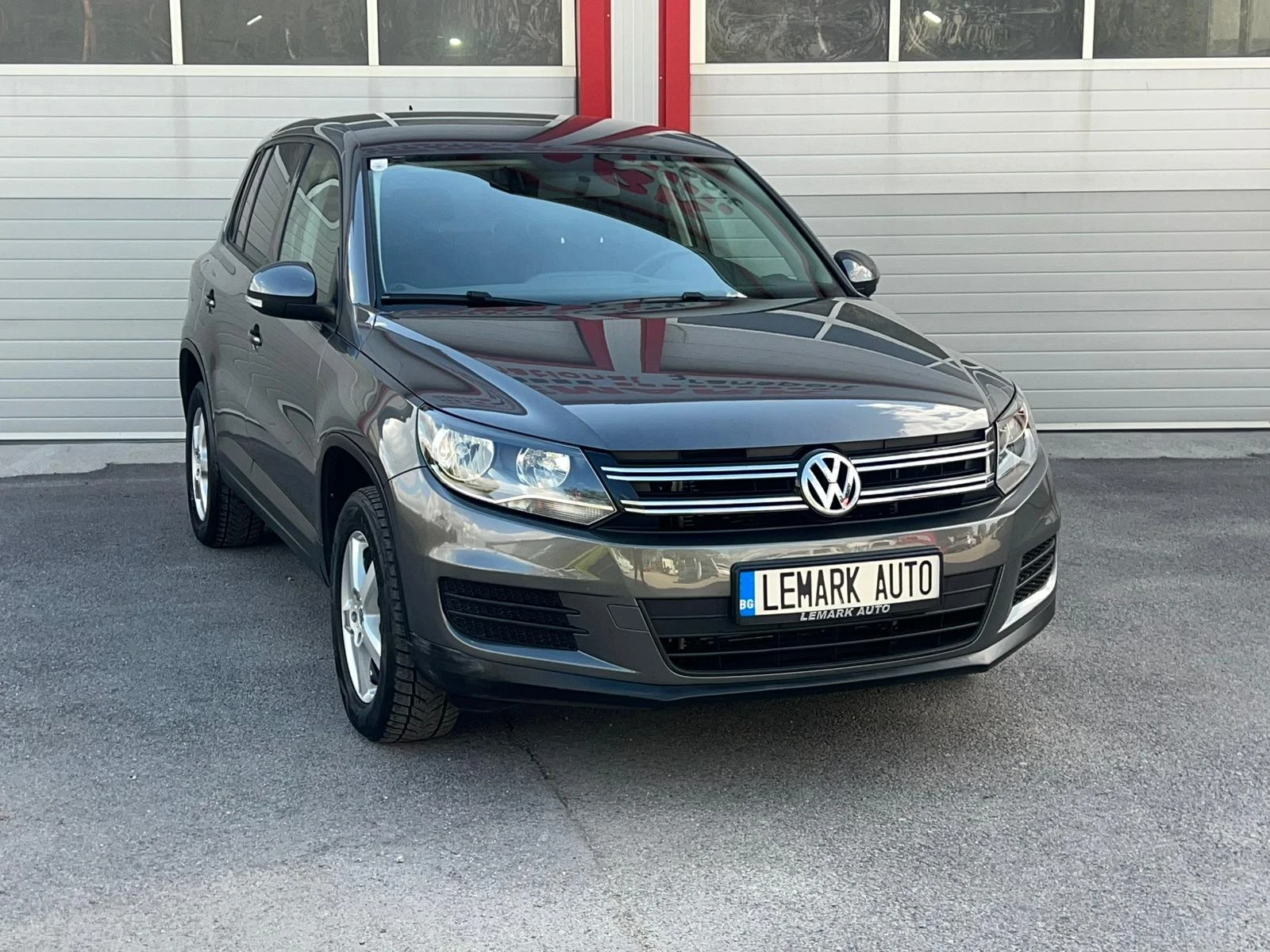 VW Tiguan 2.0TDI HIGHLINE 4MOTION NAVI KAMERA EVRO 5B ЛИЗИНГ - изображение 5