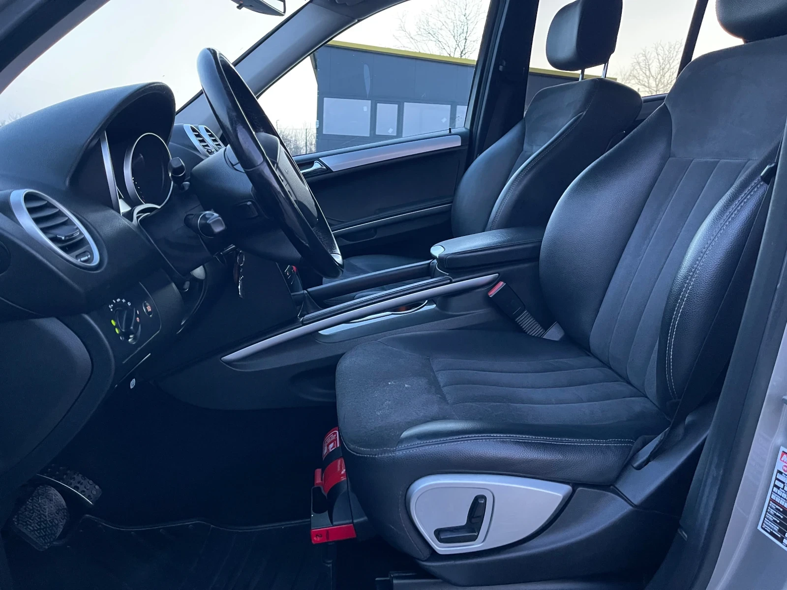 Mercedes-Benz ML 320 CDI НА ПРУЖИНИ, снимка 11 - Автомобили и джипове - 53880187