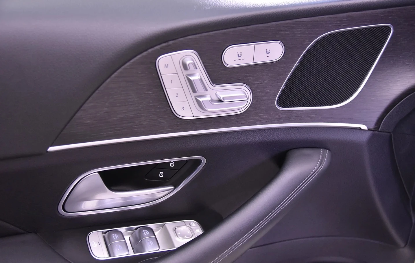 Mercedes-Benz GLE Coupe 350d 4MATIC AMG-Line, снимка 7 - Автомобили и джипове - 54024424