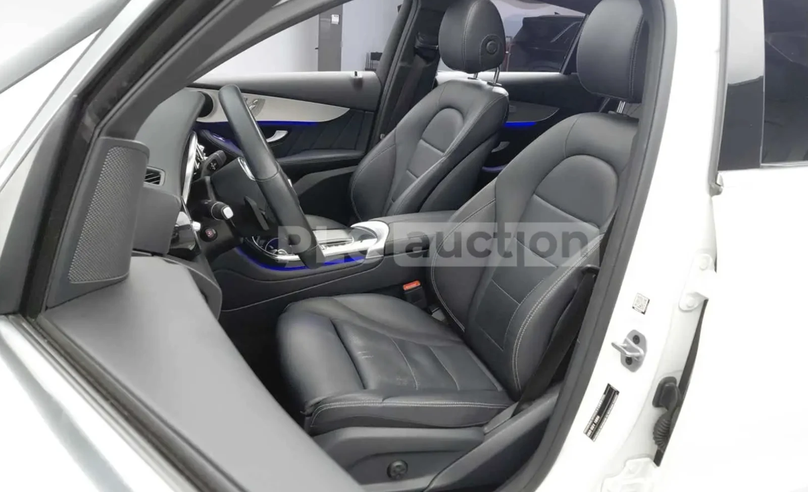 Mercedes-Benz GLC 220 Amg line/360 КАМЕРИ/ 4 MATIC/, снимка 8 - Автомобили и джипове - 54123549