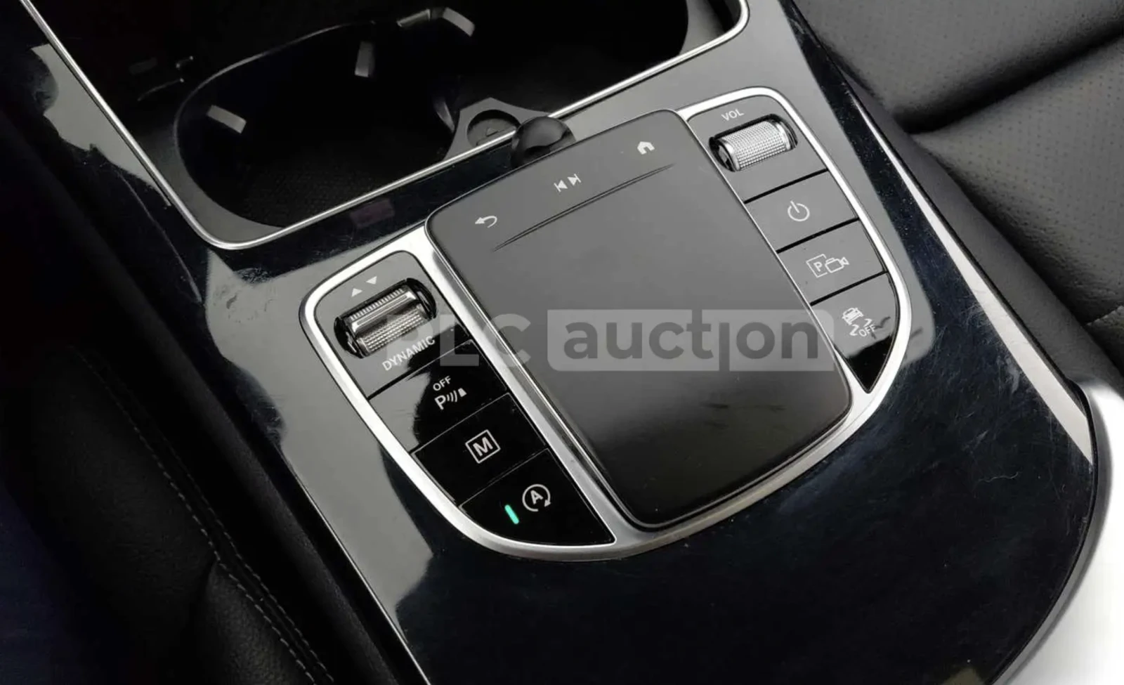 Mercedes-Benz GLC 220 Amg line/360 КАМЕРИ/ 4 MATIC/, снимка 16 - Автомобили и джипове - 54123549