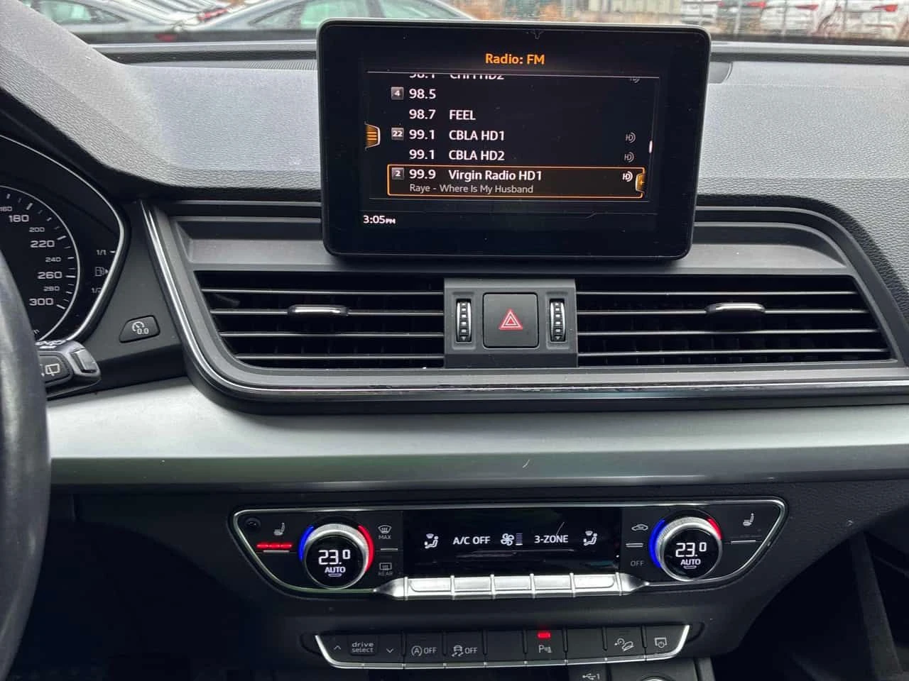 Audi Q5 * KOMFORT * CARFAX * ПОДГРЕВИ * KEYLESS, снимка 9 - Автомобили и джипове - 54162013