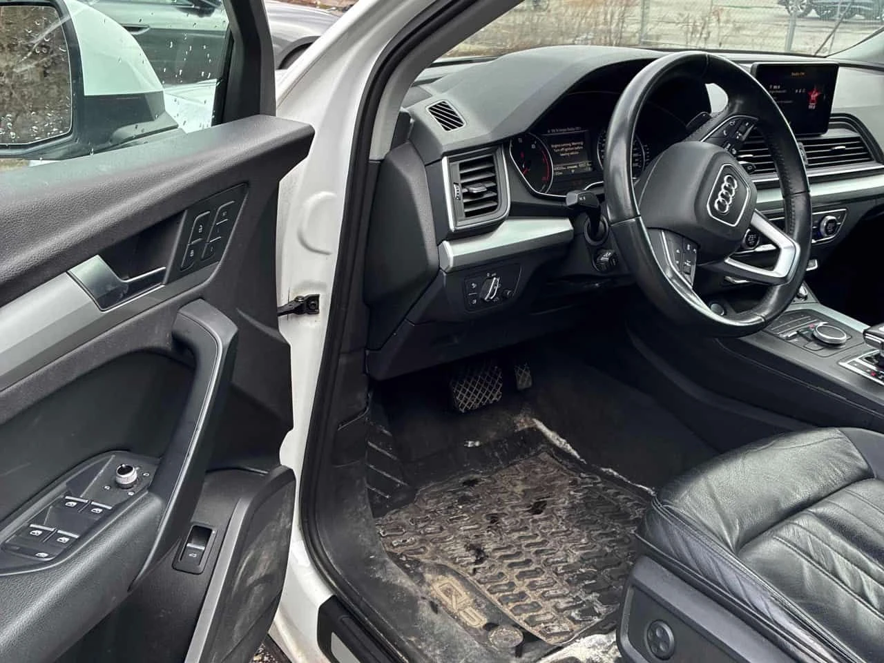 Audi Q5 * KOMFORT * CARFAX * ПОДГРЕВИ * KEYLESS, снимка 5 - Автомобили и джипове - 54162013