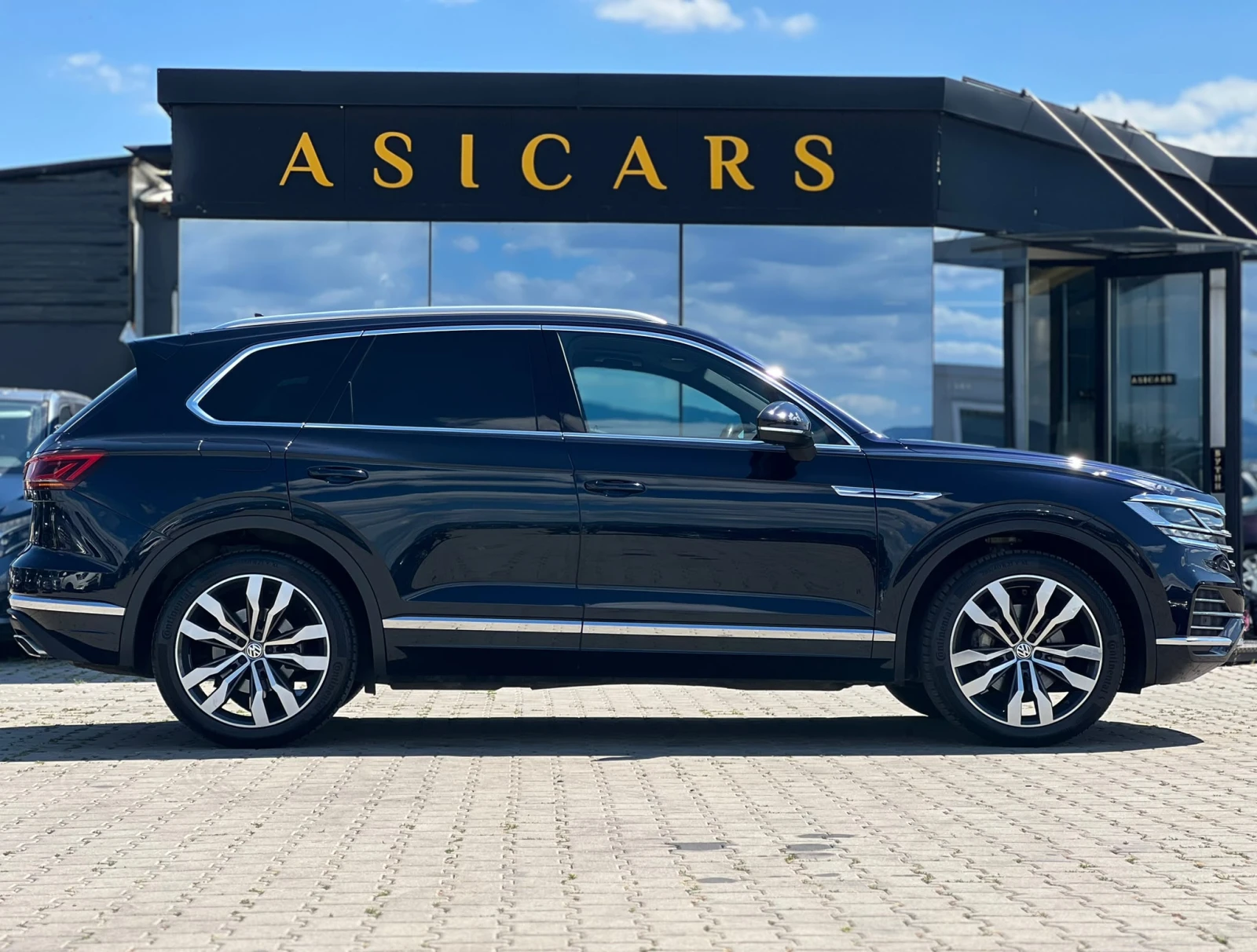 VW Touareg / 3.0TDI / 231HP / ПАНОРАМА / ADVANCED / FULL /, снимка 6 - Автомобили и джипове - 55258281