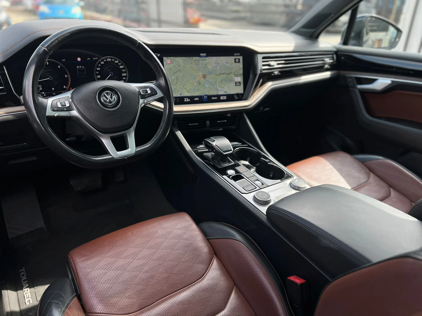 VW Touareg / 3.0TDI / 231HP / ПАНОРАМА / ADVANCED / FULL /, снимка 9 - Автомобили и джипове - 55258281