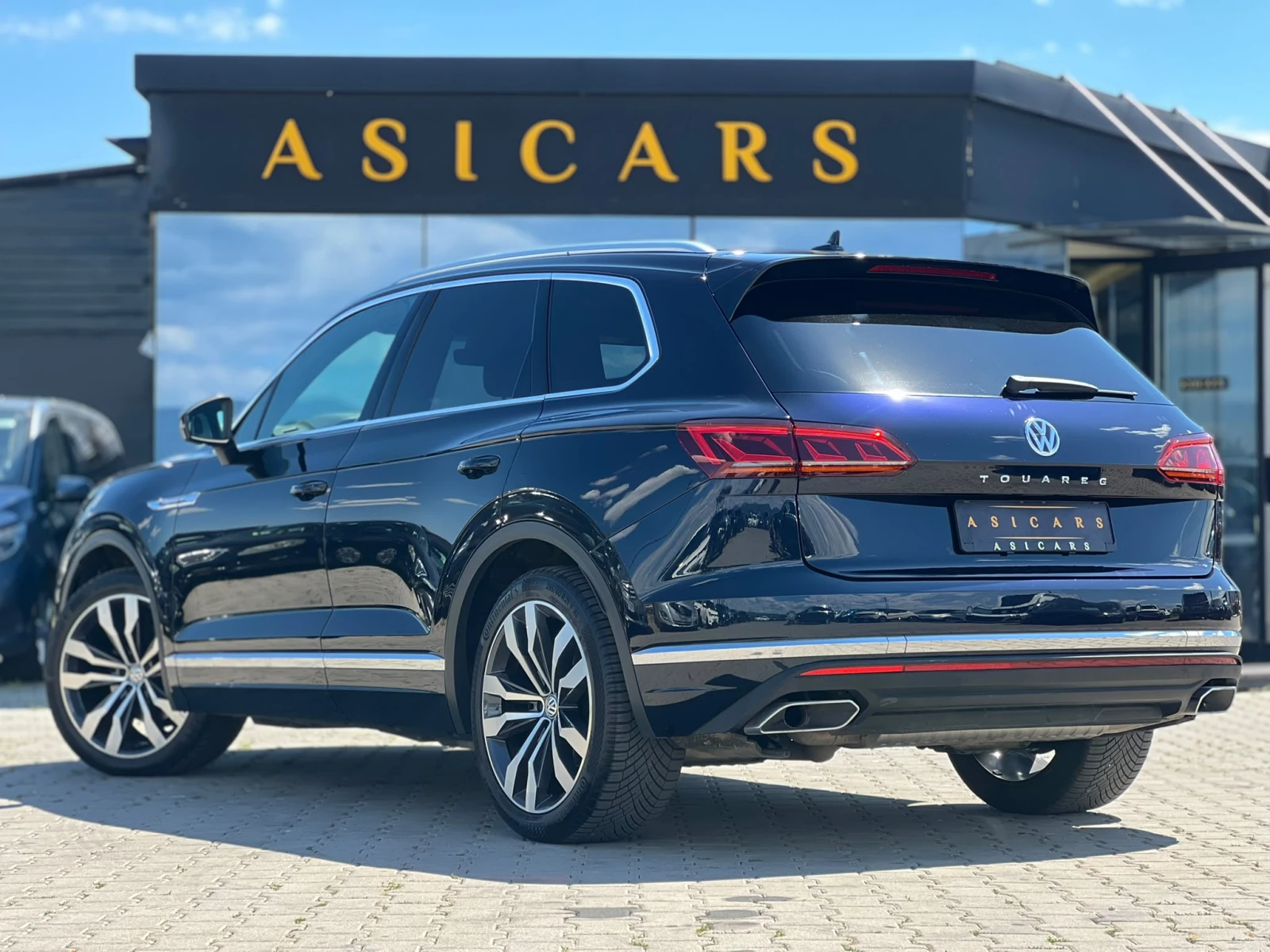 VW Touareg / 3.0TDI / 231HP / ПАНОРАМА / ADVANCED / FULL /, снимка 3 - Автомобили и джипове - 55258281