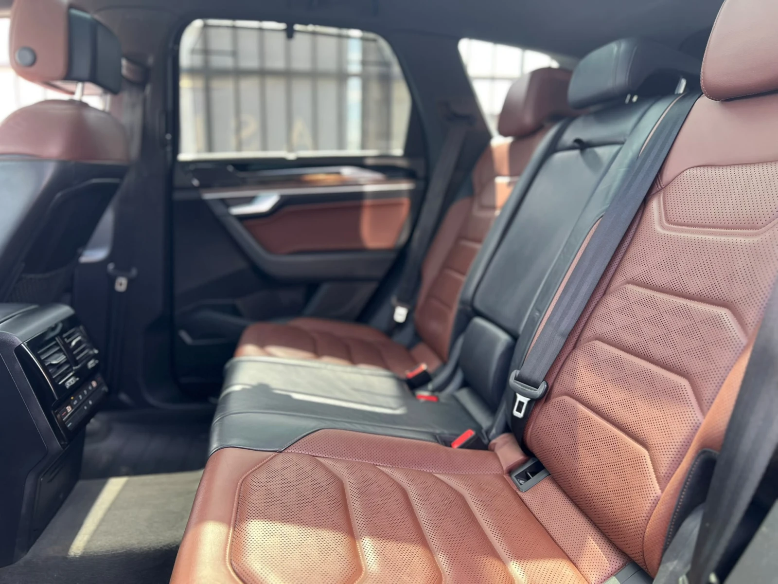 VW Touareg / 3.0TDI / 231HP / ПАНОРАМА / ADVANCED / FULL /, снимка 10 - Автомобили и джипове - 55258281