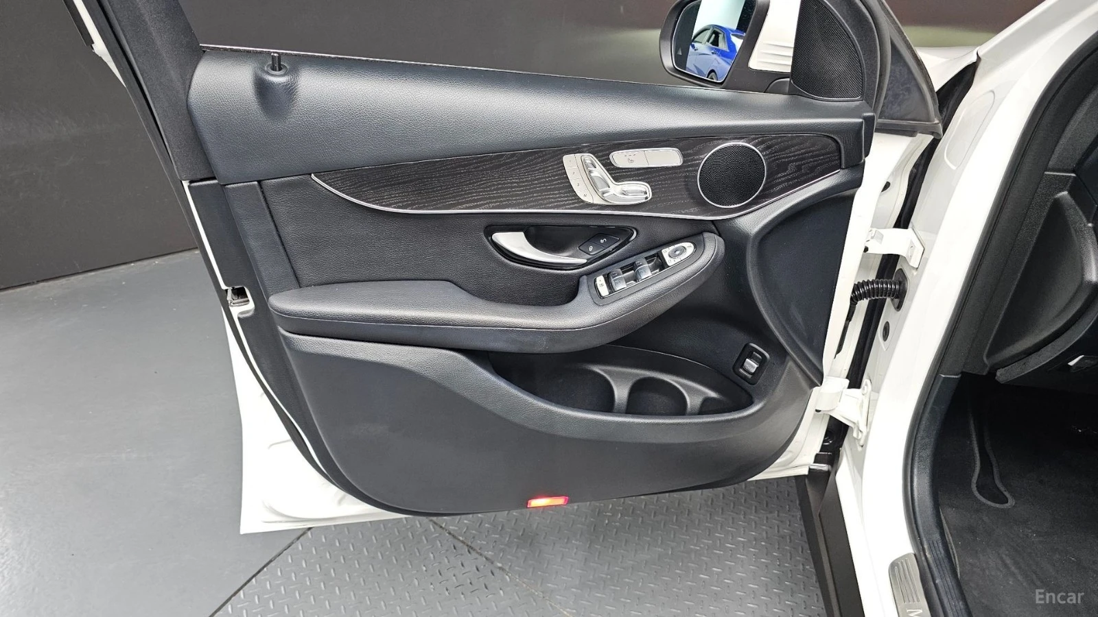 Mercedes-Benz GLC 300 COUPE* 360* DISTRO* PANO, снимка 14 - Автомобили и джипове - 55641058