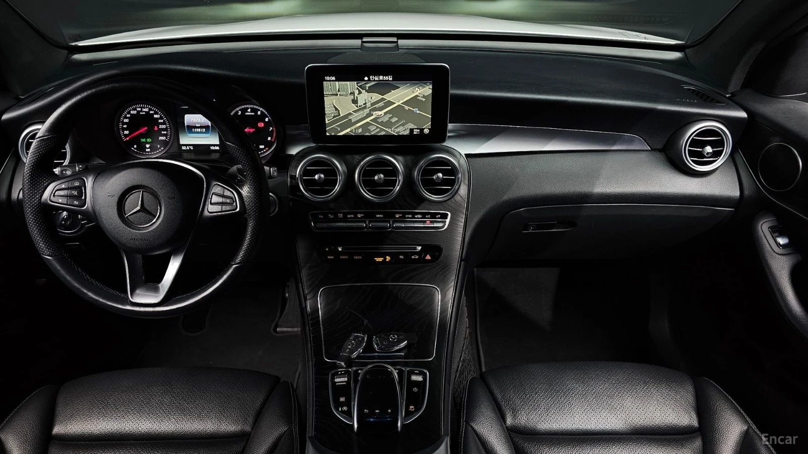 Mercedes-Benz GLC 300 COUPE* 360* DISTRO* PANO, снимка 3 - Автомобили и джипове - 55641058