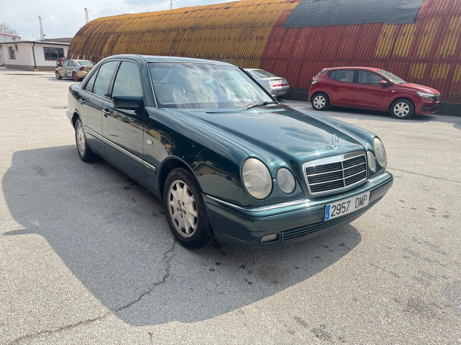 Mercedes-Benz E 320, снимка 2 - Автомобили и джипове - 55974348