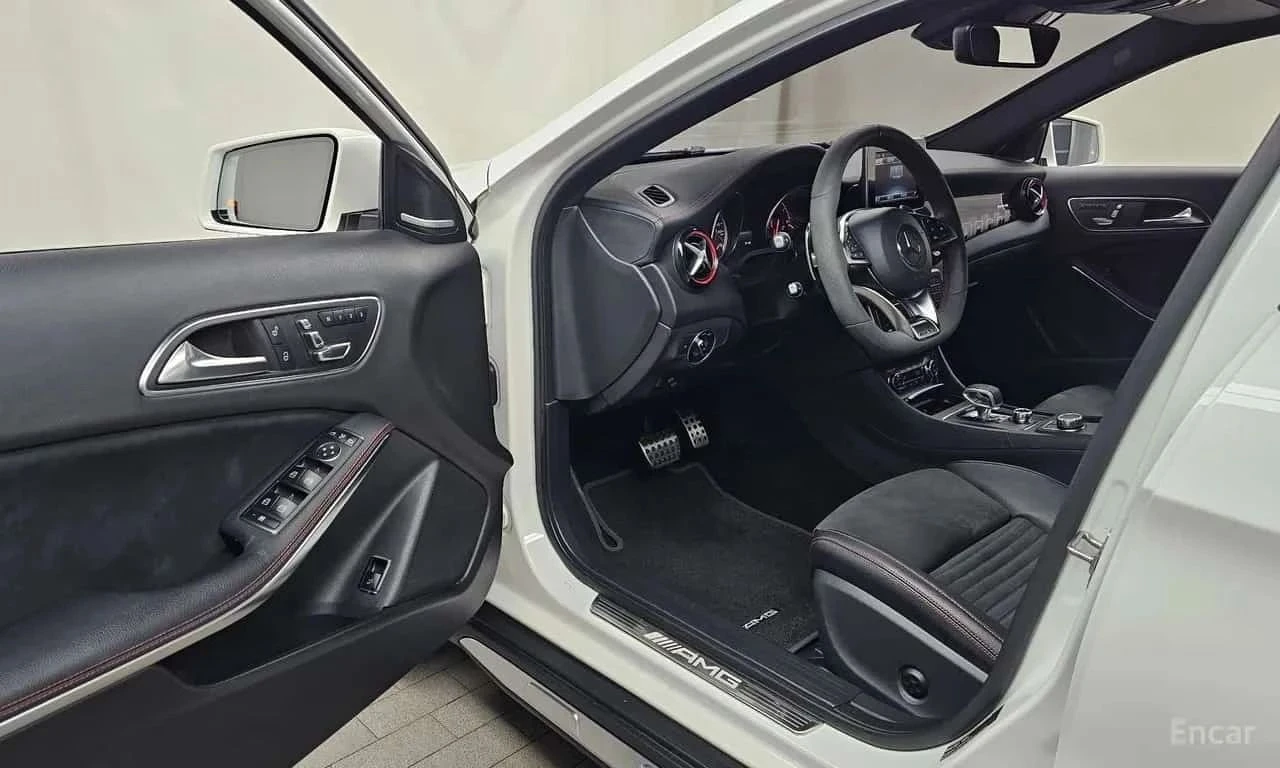 Mercedes-Benz GLA 45 AMG, снимка 10 - Автомобили и джипове - 56685649