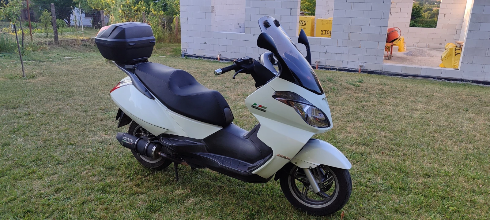 Aprilia Atlantic 300S - изображение 9