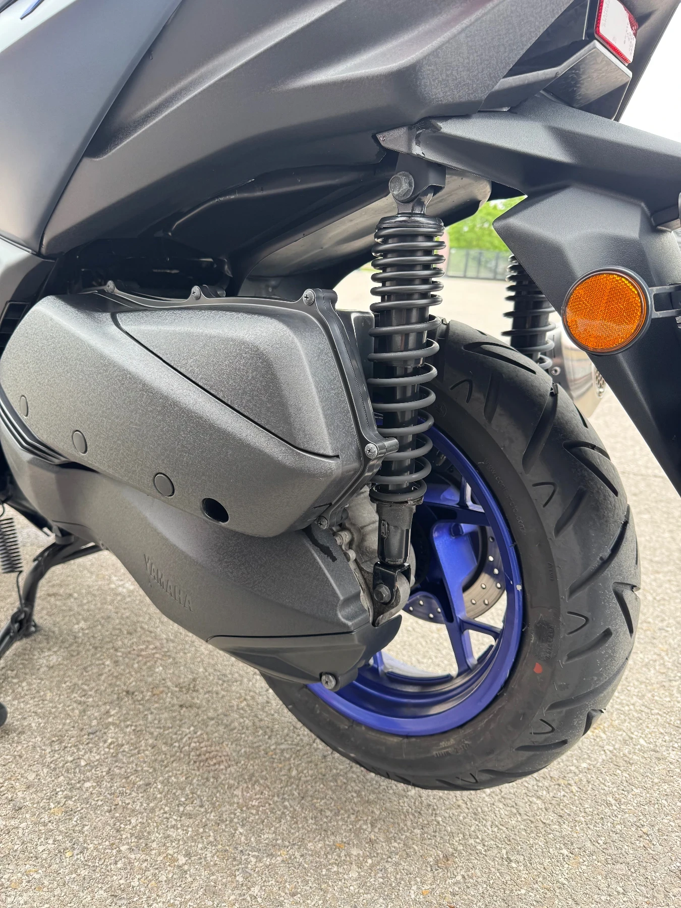 Yamaha X-max 300-ABS-TCS-LED-KEYLESS-2023г.-КАТО НОВ, снимка 10 - Мотоциклети и мототехника - 54478252
