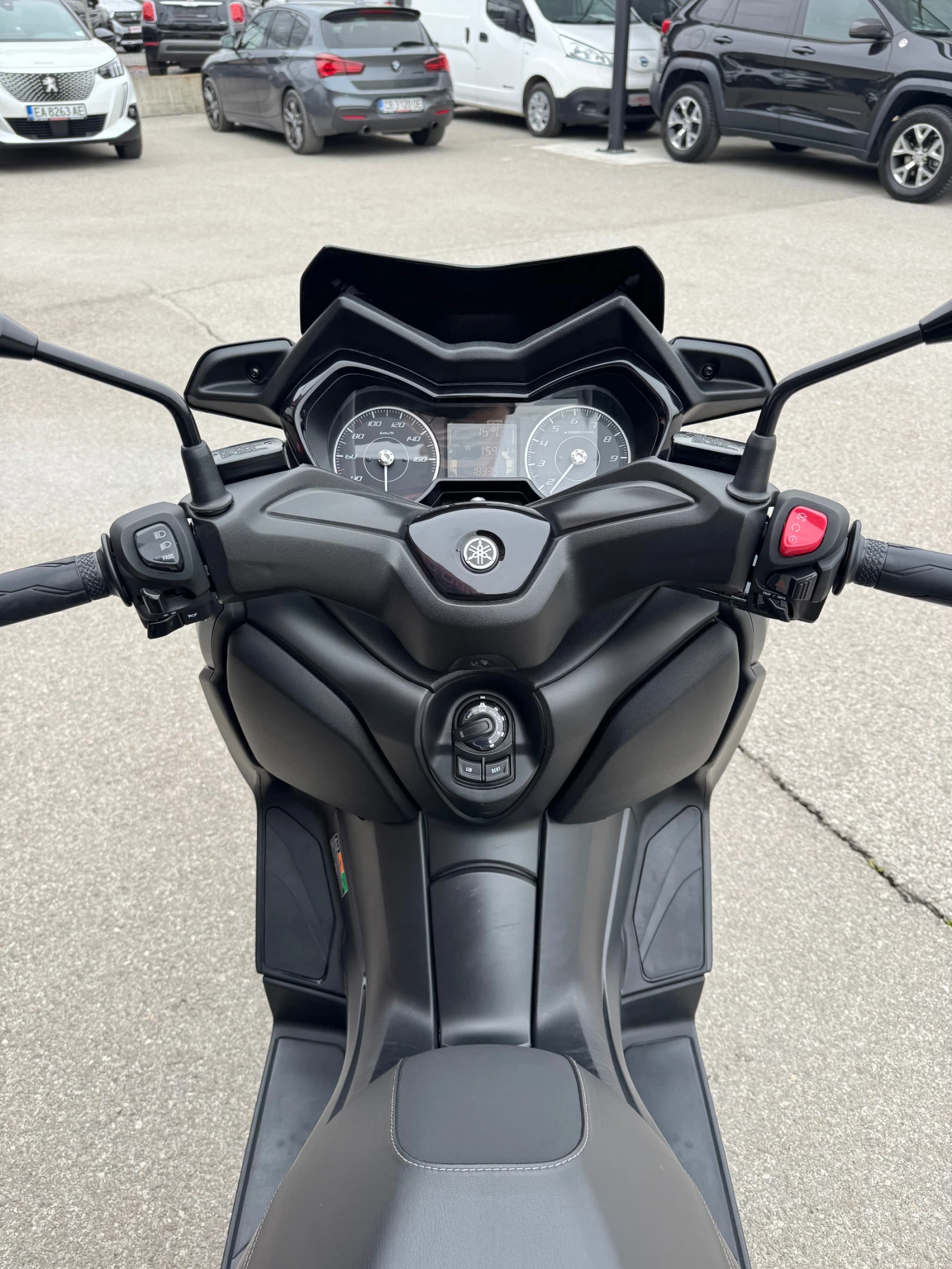 Yamaha X-max 300-ABS-TCS-LED-KEYLESS-2023г.-КАТО НОВ, снимка 14 - Мотоциклети и мототехника - 54478252