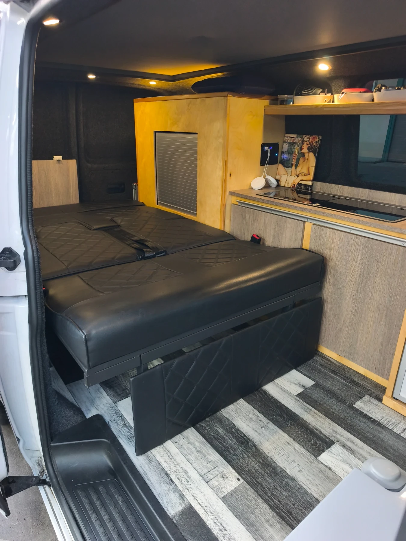 Кемпер VW Transporter t6, снимка 13 - Каравани и кемпери - 56171724