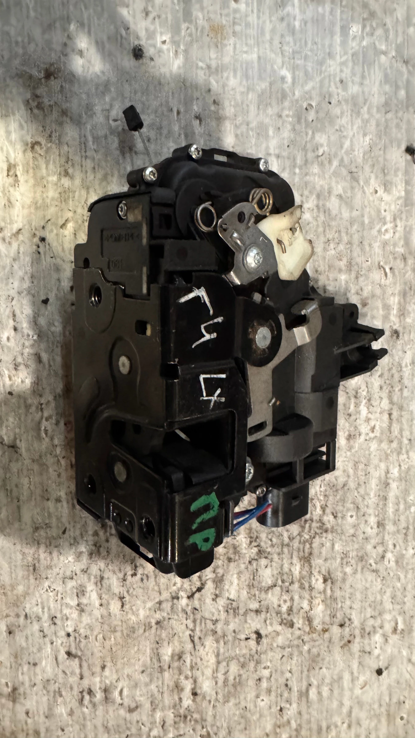 ����� �� ����� �� VW Golf 4 - 13H-C6X1837013H | Mobile.bg � ����������� 2