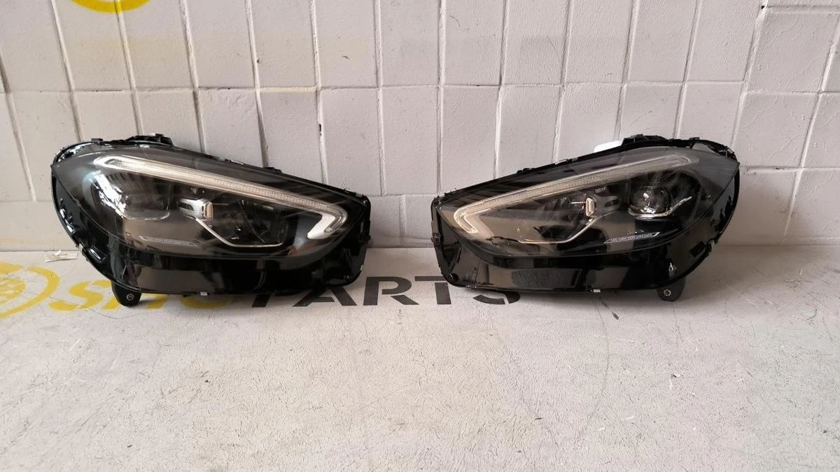Комплект фарове Mercedes C-Class W206 LED, снимка 3 - Части - 56280998