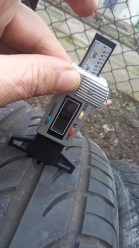 Гуми Летни 235/45R17, снимка 4