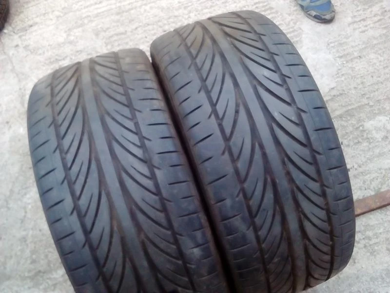 Гуми Летни 235/35R19, снимка 8 - Гуми и джанти - 18699904