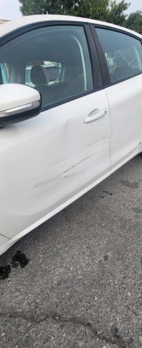 Peugeot 208, снимка 10