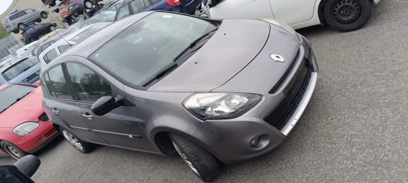 Renault Clio 1.5 DCi, снимка 2 - Автомобили и джипове - 43715305