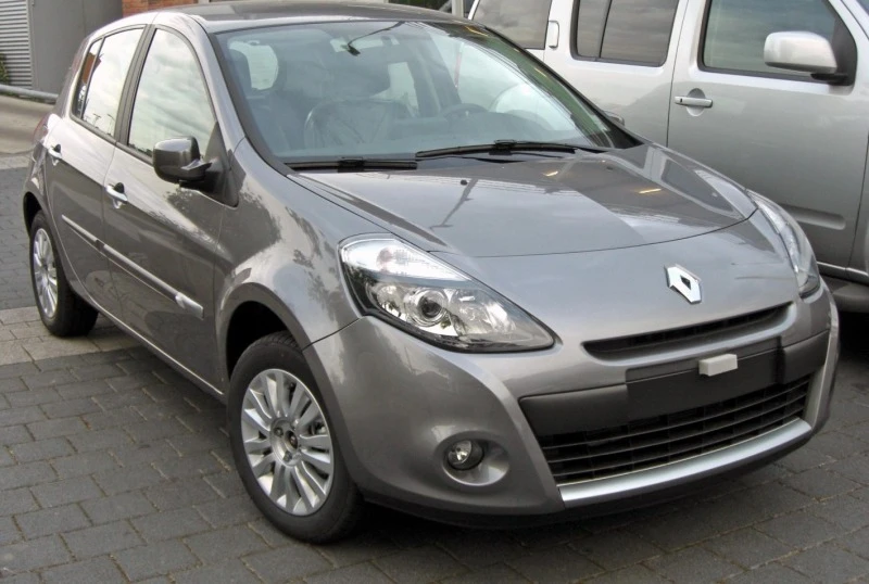 Renault Clio 1.5 DCi, снимка 3 - Автомобили и джипове - 43715305