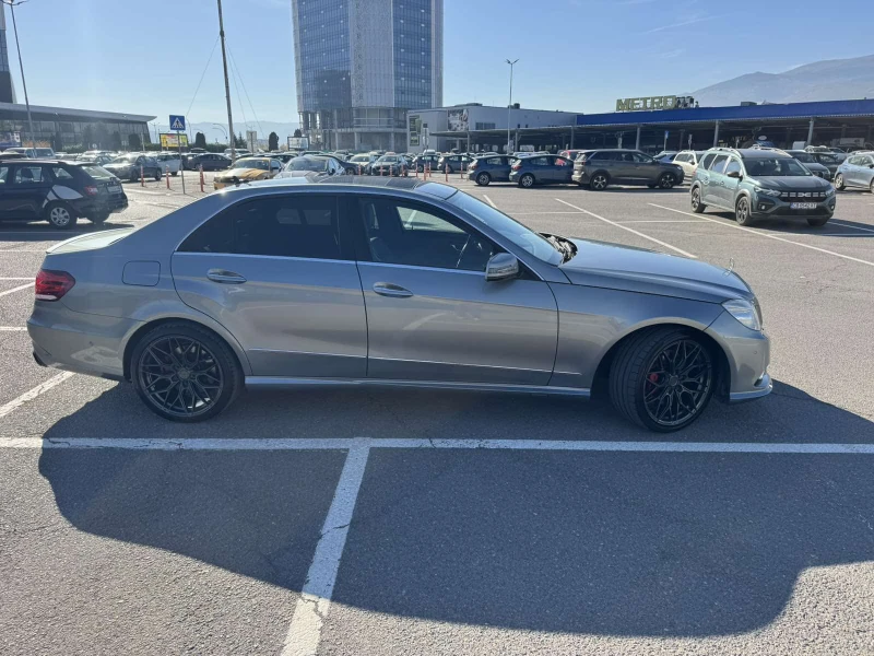 Mercedes-Benz E 500 550 4MATIC, снимка 4 - Автомобили и джипове - 47793842