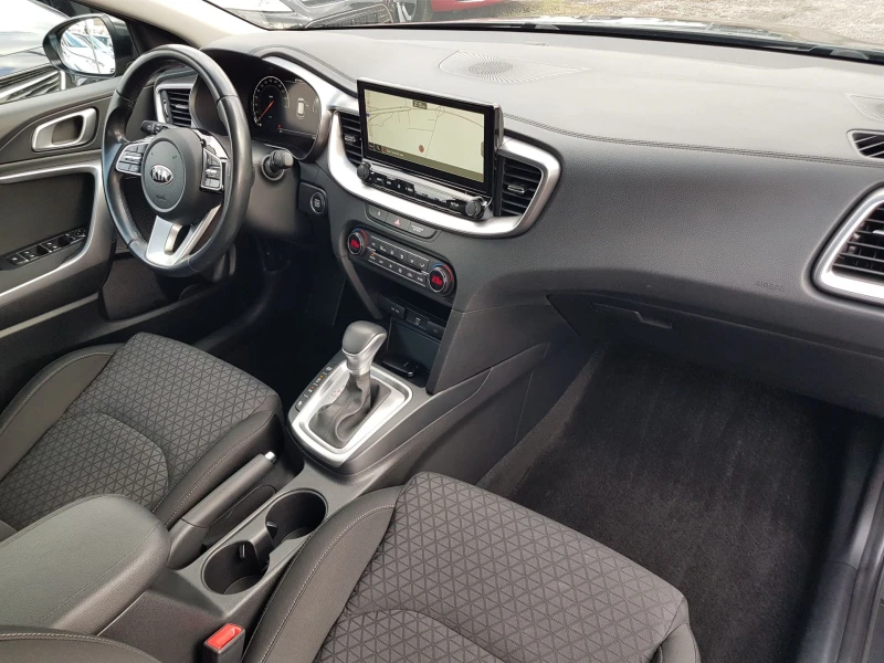 Kia Ceed 1.6 CRDI Mild Hybrid Automatic, снимка 9 - Автомобили и джипове - 48194050