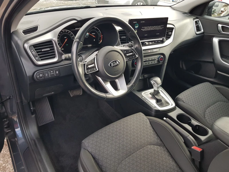 Kia Ceed 1.6 CRDI Mild Hybrid Automatic, снимка 7 - Автомобили и джипове - 48194050