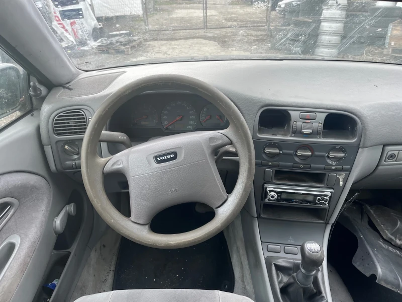 Volvo V40 1800, снимка 5 - Автомобили и джипове - 48969868