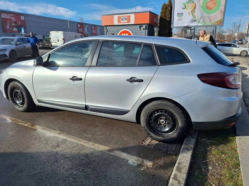 Renault Megane, снимка 2 - Автомобили и джипове - 49042162